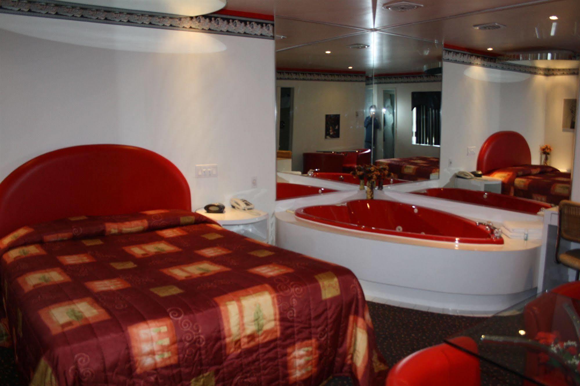 Au Doc Motel Repentigny Εξωτερικό φωτογραφία